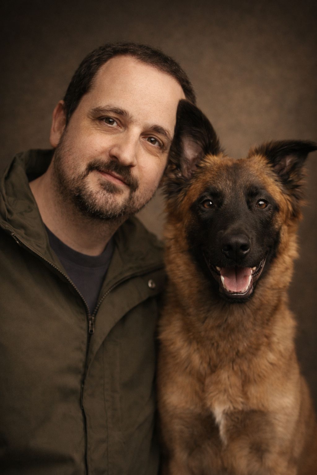 Thorsten Jäger, Founder von LennLu, mit Hund